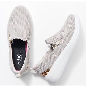 NWT RYKA KNIT SLIP-ON SHOES WITH ZIP DETAIL SZ 9